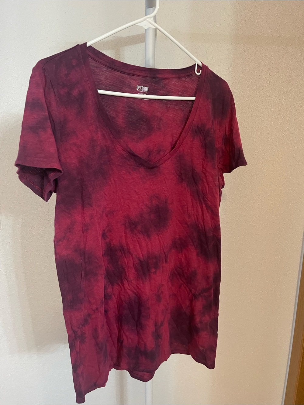 Pink large Women's Tie-Dye V-Neck Tee - Maroon/Black